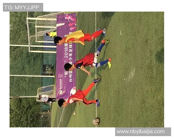 足球巨星风采与激情配乐剪辑展现运动之美与荣耀时刻