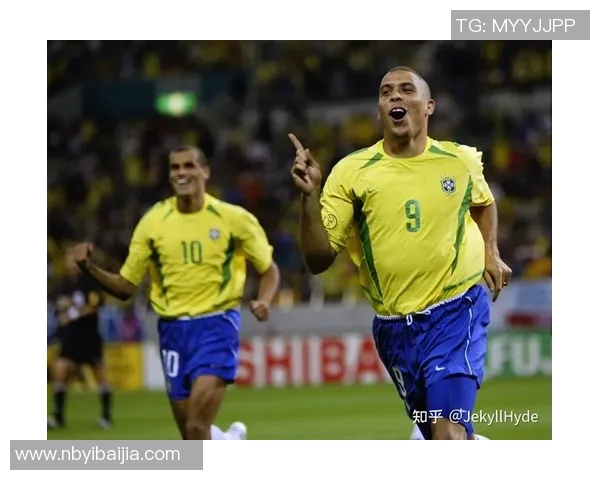 马拉多纳居中领衔群星世界级足球巨星合影瞬间